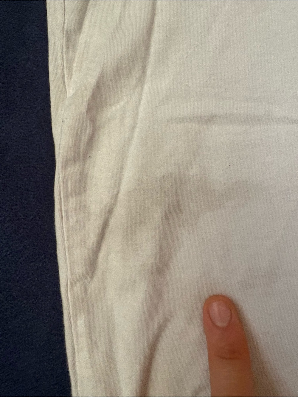 Tommy Hilfiger Men’s White Classic Flag Logo T-Shirt - Picture 5 of 8